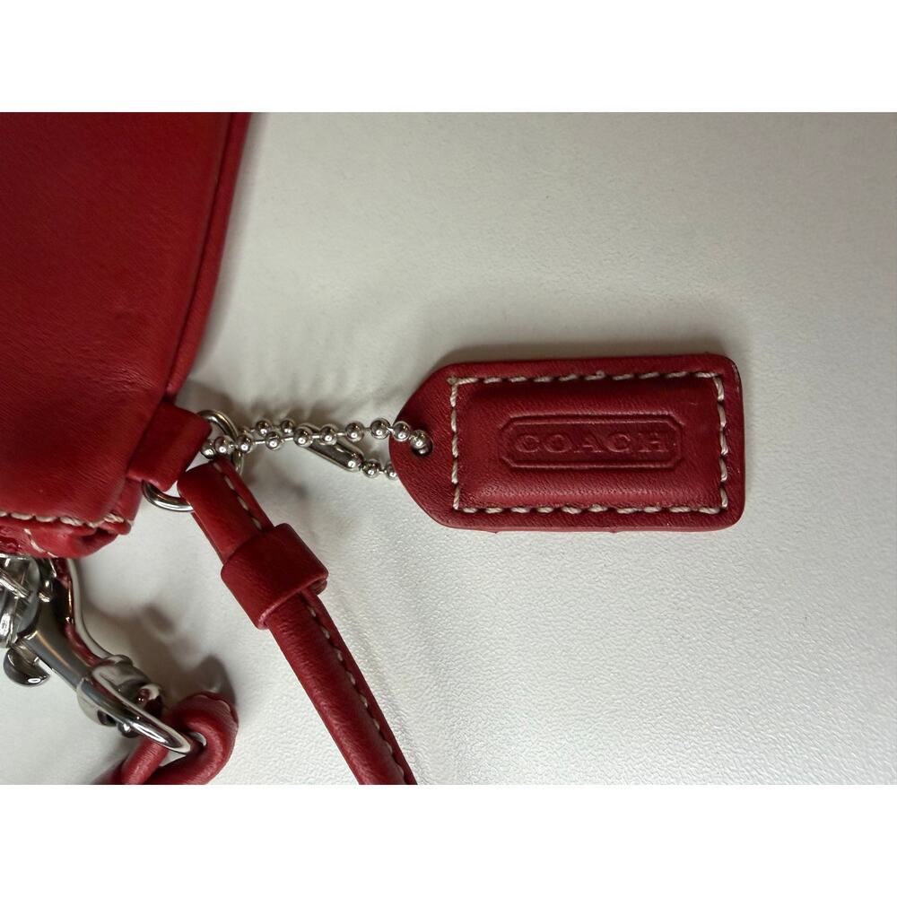 EUC Coach Wristlet in Red - Picture 4 of 9